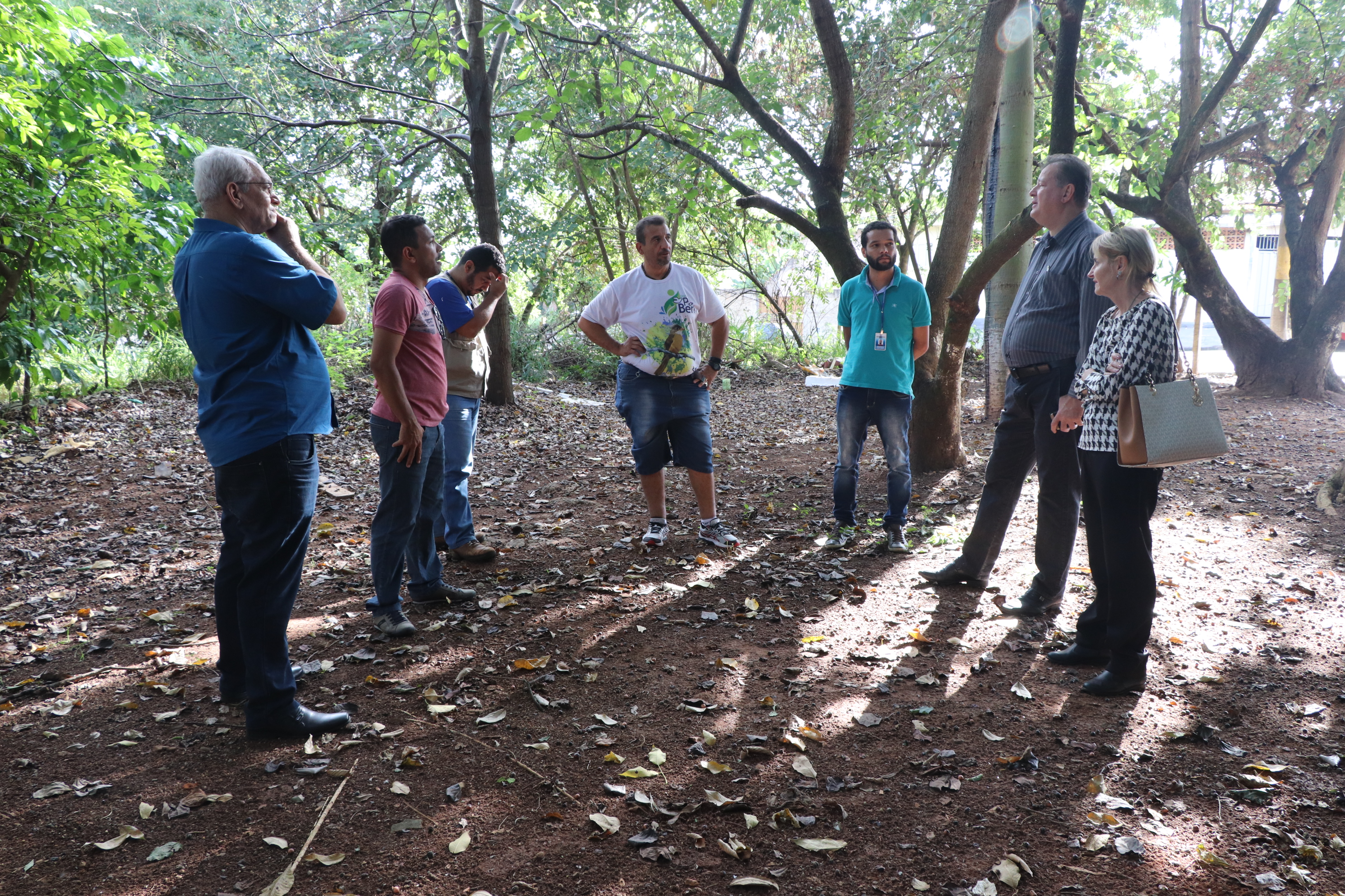 Entorno do Córrego do Tanquinho recebe serviços de limpeza