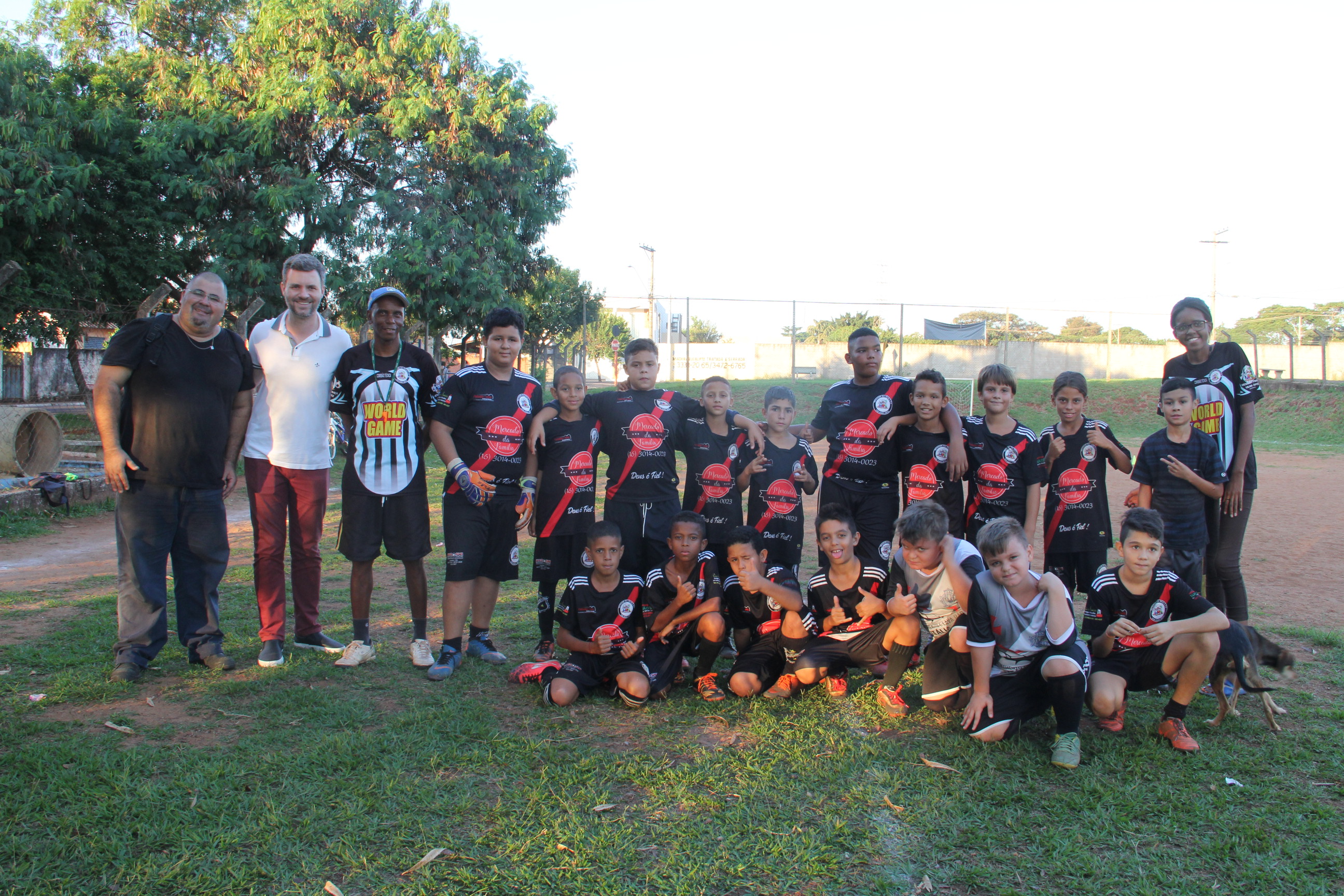 Meninos da Praça movimentam Yolanda Ópice