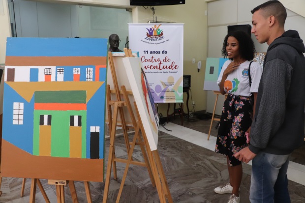 Câmara recebe exposição itinerante em homenagem aos 11 anos do Centro da Juventude